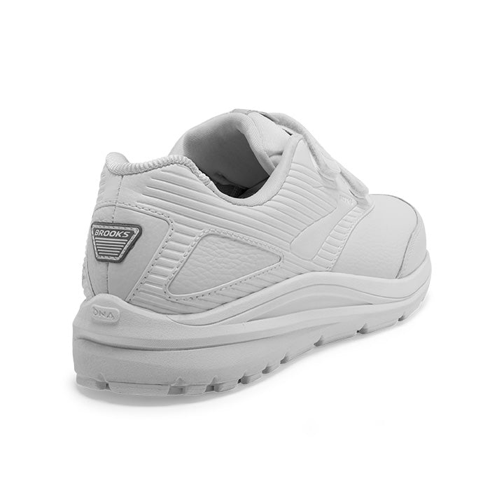 Women's Sample Addiction Walker V-Strap 2::White/White