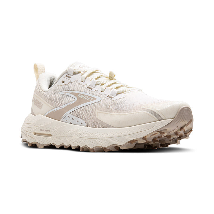 Women's Sample Cascadia 18::Coconut/Chateau/White