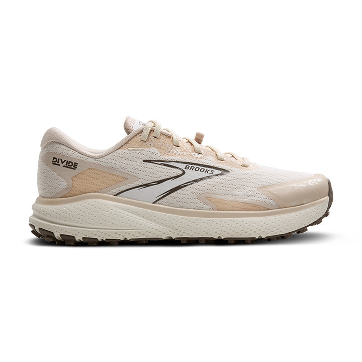 Women's Sample Divide 5::Coconut/Almond Peach/ Falcon