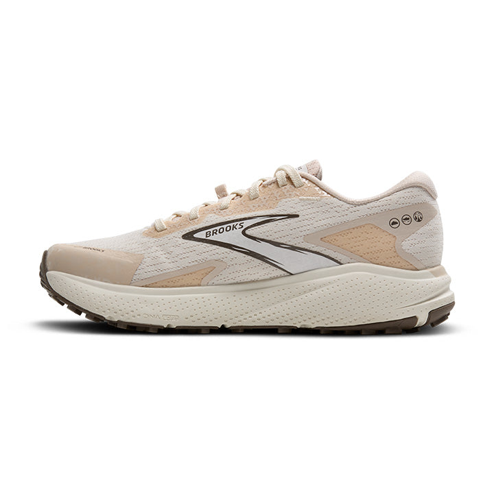 Women's Sample Divide 5::Coconut/Almond Peach/ Falcon