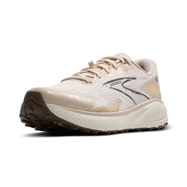 Women's Sample Divide 5::Coconut/Almond Peach/ Falcon