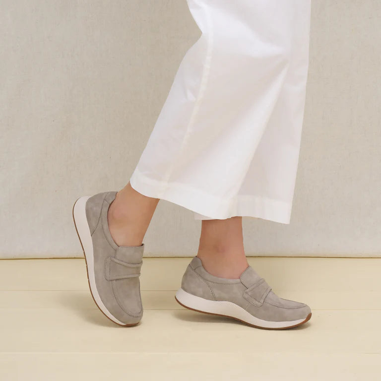 Clementine::Light Grey Nubuck