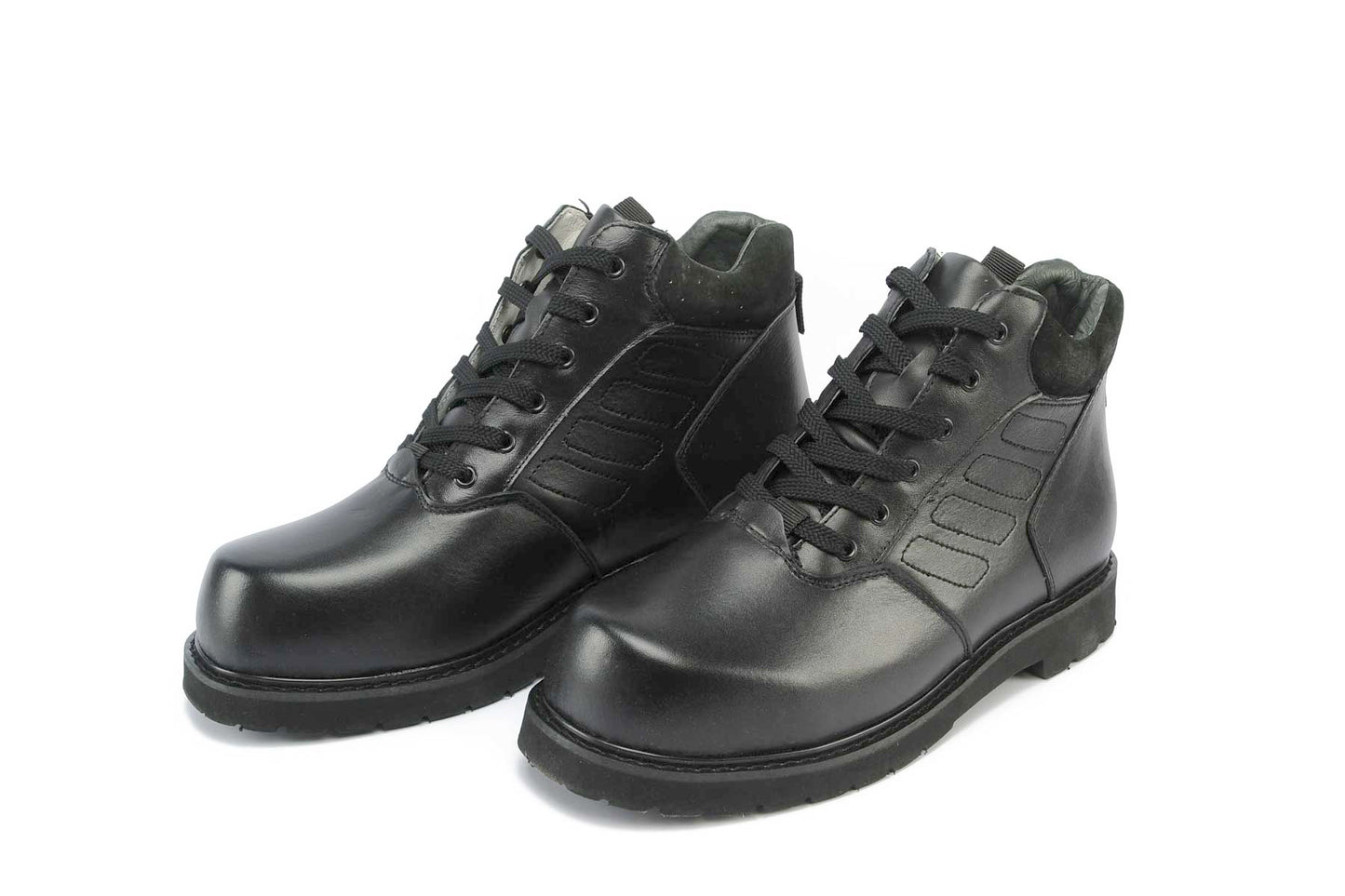 9951 Extra-Depth Chukka Boots::Black