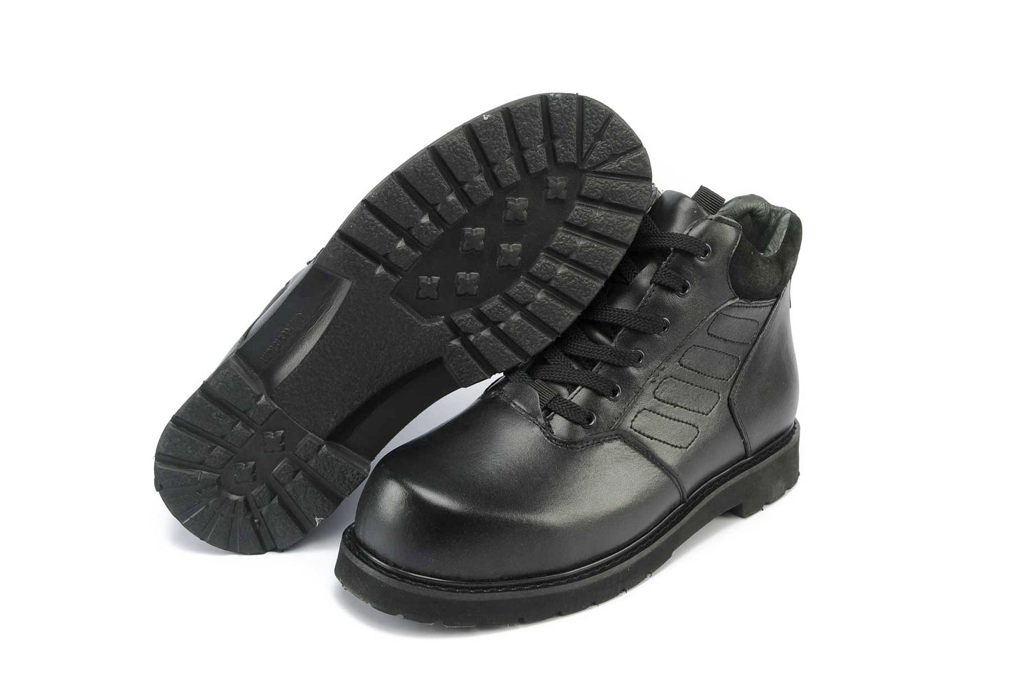 9951 Extra-Depth Chukka Boots::Black