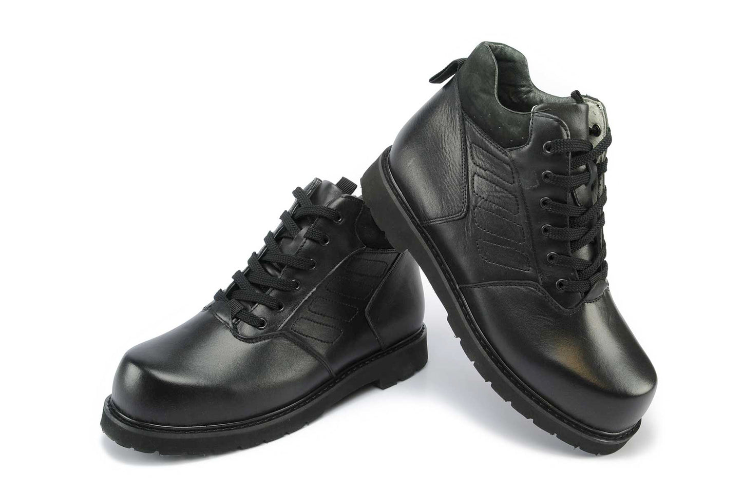 9951 Extra-Depth Chukka Boots::Black